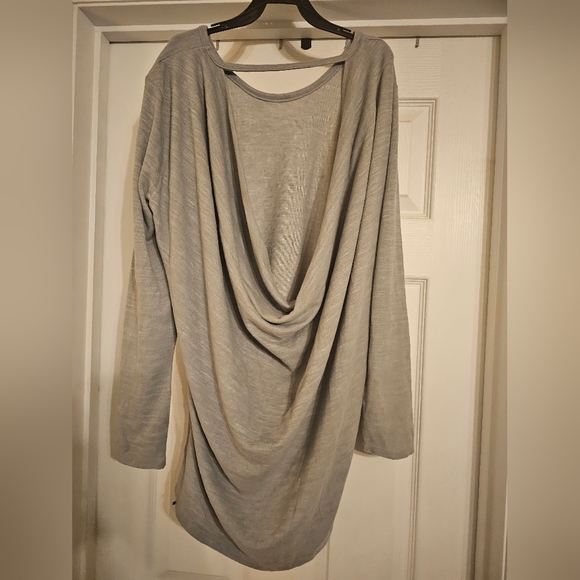 NWT Old Dominion Monarchs Women's Open-backed shirt. Size:S (4/6). - Picture 3 of 6